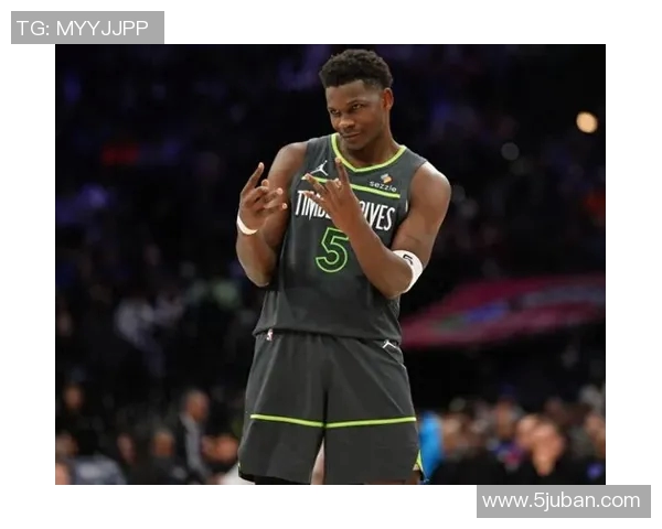 国王与森林狼激战正酣比分胶着双方争夺季后赛席位的关键战役 国王与森林狼激战正酣比分胶着双方争夺季后赛席位的关键战役