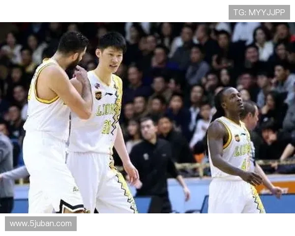 广州乒乓球队以74分稳居精英赛积分榜首位展现强劲实力 广州乒乓球队以74分稳居精英赛积分榜首位展现强劲实力